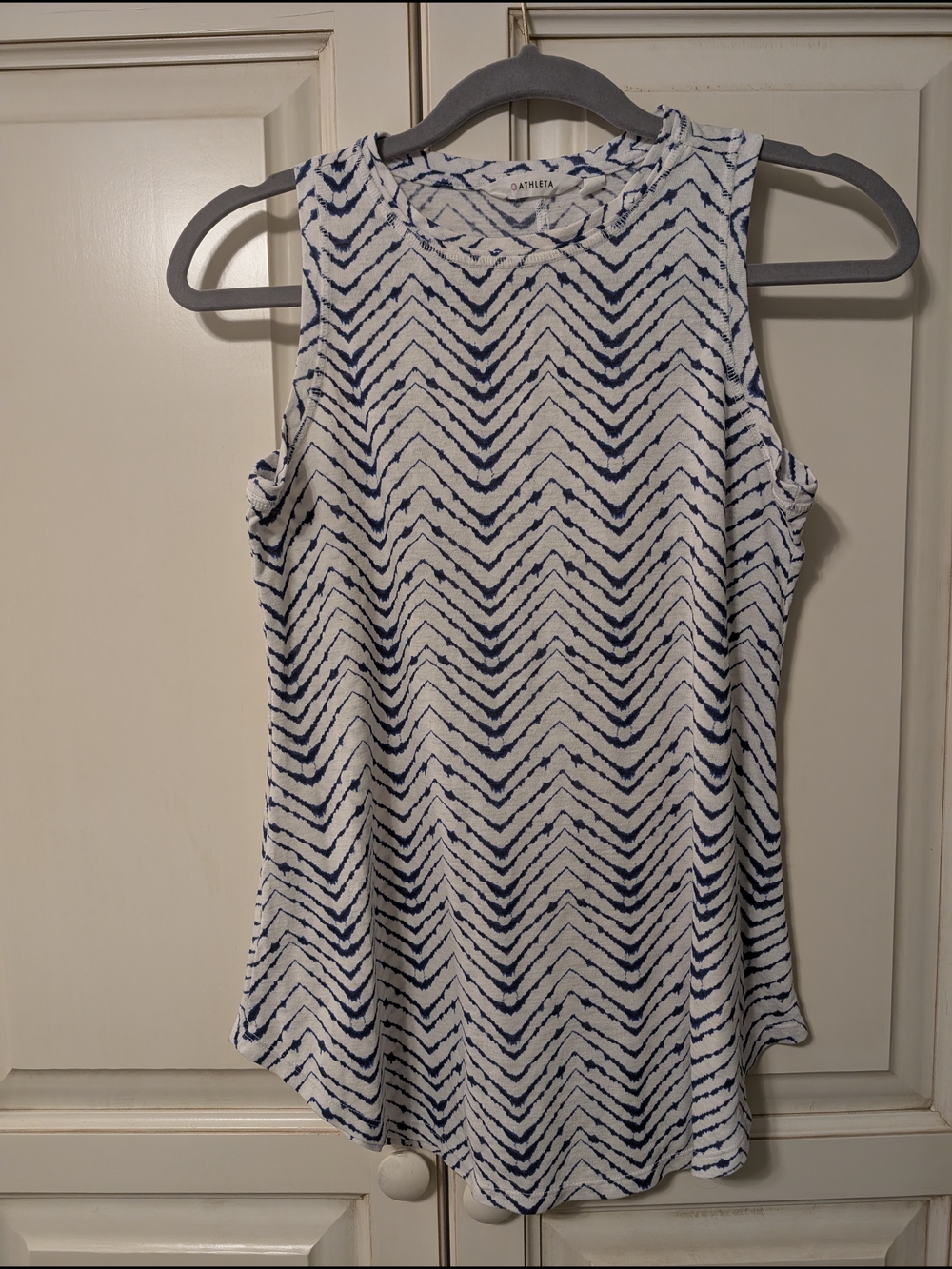 Athleta Tie-Dye Navy Chevron Sleeveless Tank